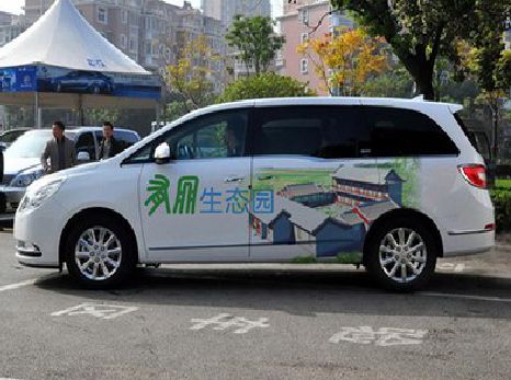 泸定户外车贴喷绘如何保持效果?